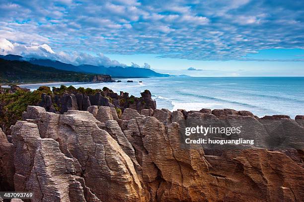 the seaside shale - stewart island stock-fotos und bilder