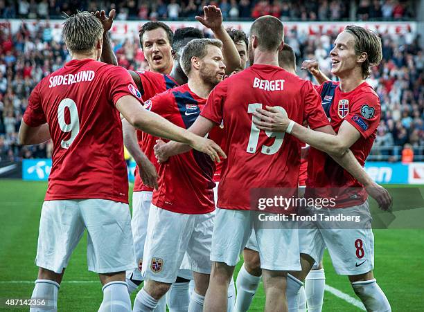 Jo Inge Berget, Alexander Soederlund, Tom Hoegli, Vegard Forren, Stefan Johansen of Norway celebrate after scoring a goal during the EURO 2016...