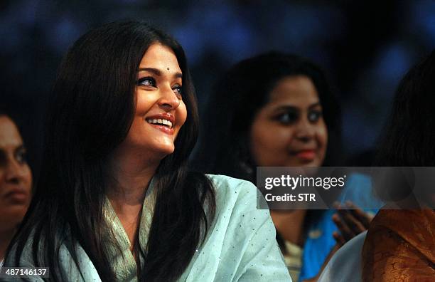 Indian Bollywood film actress Aishwarya Rai Bachchan attends the commemoration of the third death anniversary of Indian guru and spiritual leader...