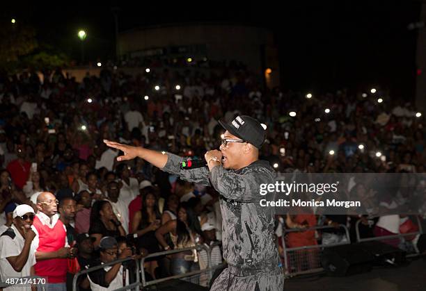 Ti Rapper Dancing 27 K Deezy Stock Photos, High-Res Pictures, and Images - Getty Images
