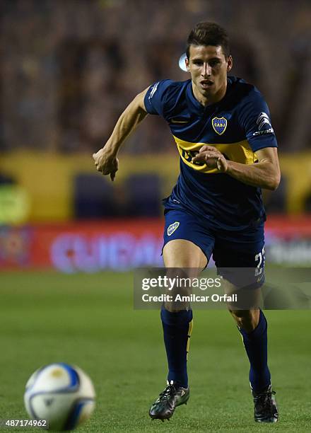 Jonathan Calleri of Boca Juniors drives the ball during a match between Boca Juniors and San Lorenzo as part of 23rd round of Torneo Primera Division...