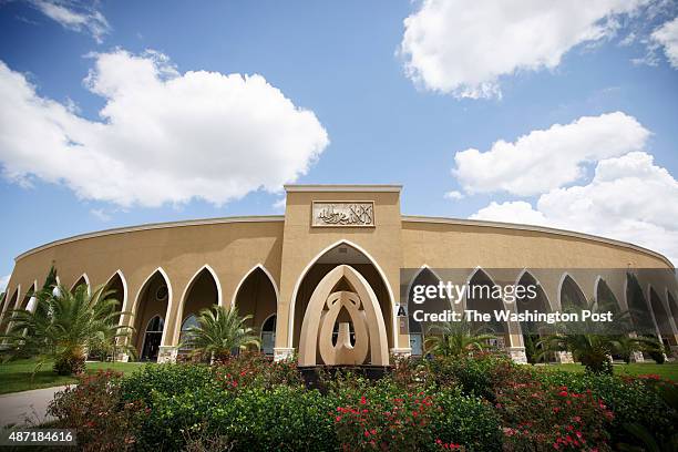 Spring Mosque Al Salam Mosque Photos and Premium High Res Pictures - Getty Images
