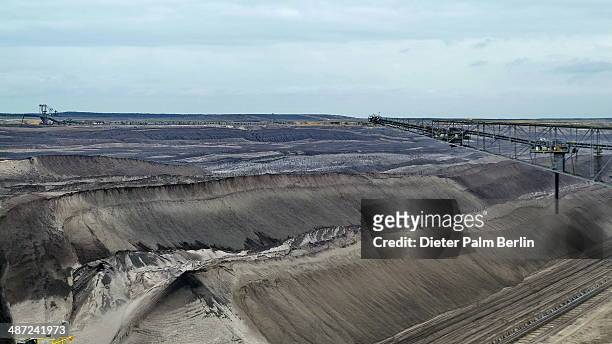 changing the landscape in brandenburg, coal mine - lausitz stock-fotos und bilder