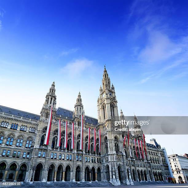 city hall, vienna - vienna town hall stock pictures, royalty-free photos & images