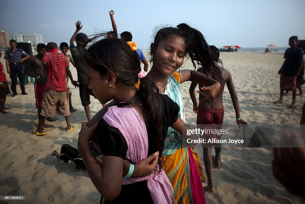 Bangladeshi Beach Vendors Compete In Coxs Bazar Surf Competition