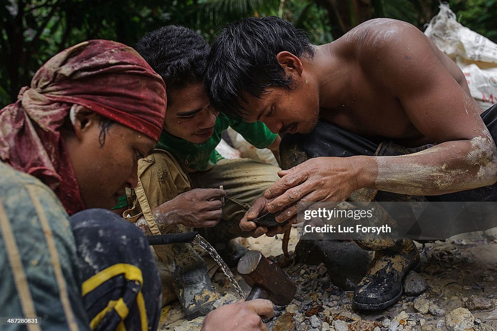 Small Scale Gold Mining in The Philippines