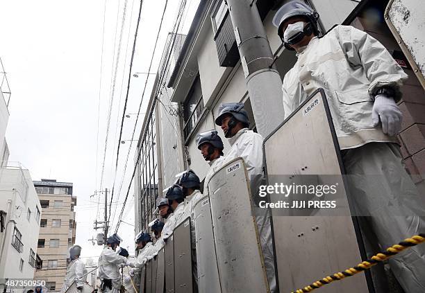 Japanese Riot Control 1,346 Yakuza Stock Photos, High-Res Pictures, and Images - Getty Images