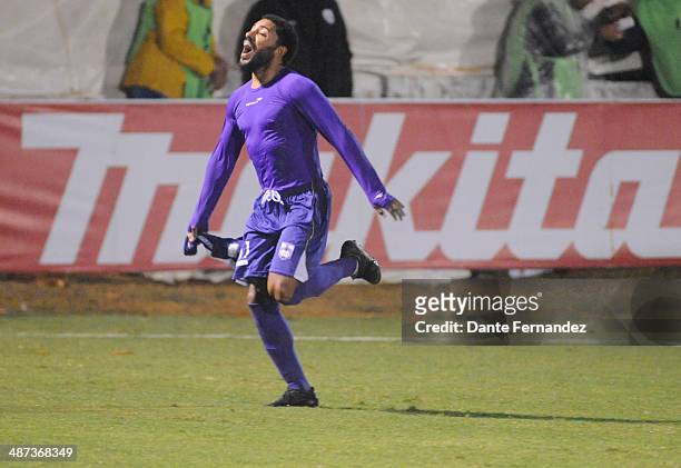Andrés Nicolás Olivera of Defensor Sporting celebrates after scoring the winning penalty during a second leg match between Defensor Sporting and The...