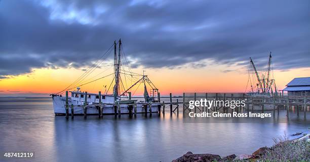 shrimp boats fernandina beach florida - shrimp boat stock pictures, royalty-free photos & images