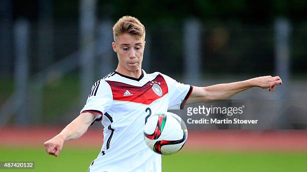 Davide Jerome Itter of U17 Germany plays the ball during the match between U17 Germany v U17 Italy at Weserstadion "Platz 11" on September 9, 2015 in...