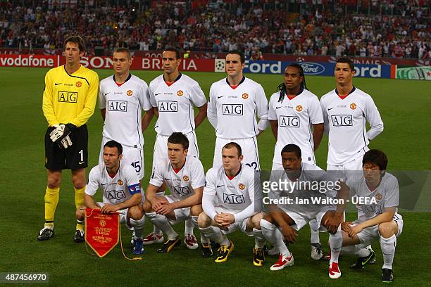 Manchester United line up prior to The UEFA Champions League Final match between Manchester United and FC Barcelona at the Stadio Olimpico on May 27,...
