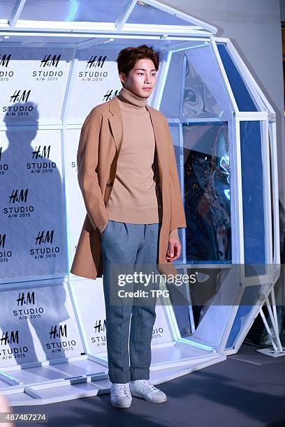 Ye-won Kang and T-ARA Hyo Min attends the H&M FW fashion show red carpet on 09th September, 2015 in Seoul, South Korea.