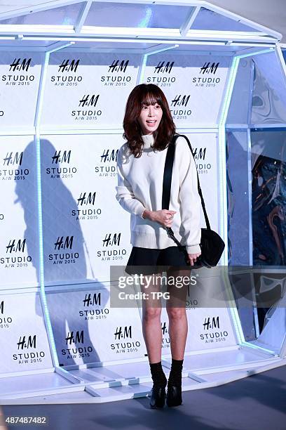 Ye-won Kang and T-ARA Hyo Min attends the H&M FW fashion show red carpet on 09th September, 2015 in Seoul, South Korea.