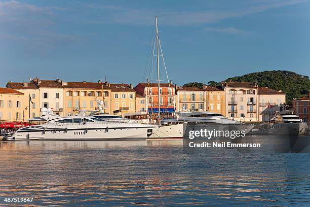 st tropez cote d'azur - saint tropez stock-fotos und bilder