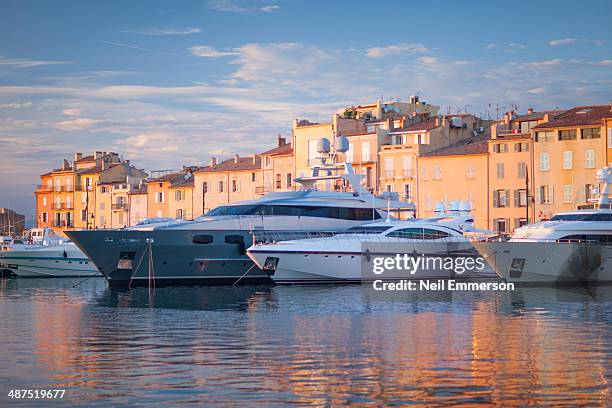 st tropez cote d'azur - st tropez stockfoto's en -beelden