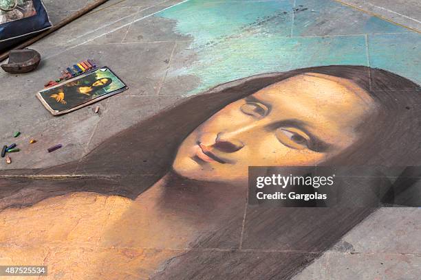 mona lisa unfinished in florence, italy - famous painting stockfoto's en -beelden