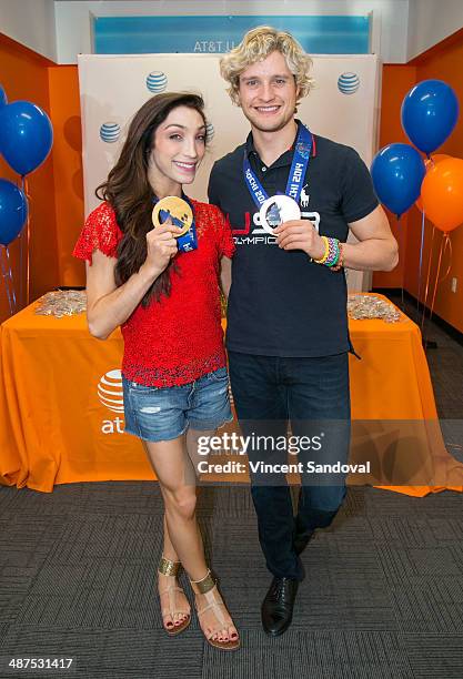 Olympians Meryl Davis and Charlie White attend the AT&T fan Meet-And-Greet at AT&T Store on April 30, 2014 in West Hollywood, California.