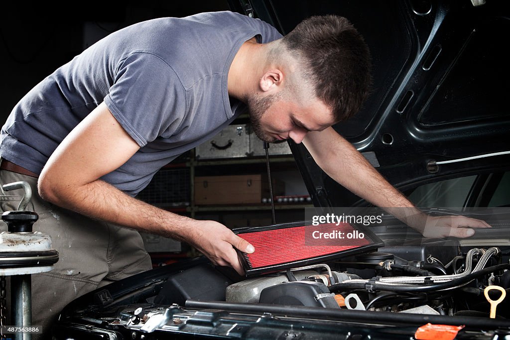 Mechaniker Auto reparieren "motor" motor "