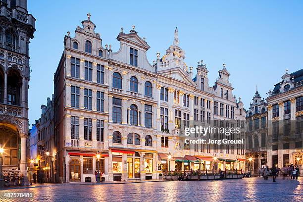 grand place at dusk - グランプラス ストックフォトと画像