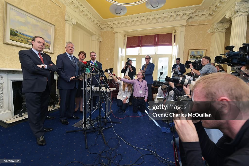 Northern Ireland First Minister Peter Robinson Resigns Over Stormont Crisis