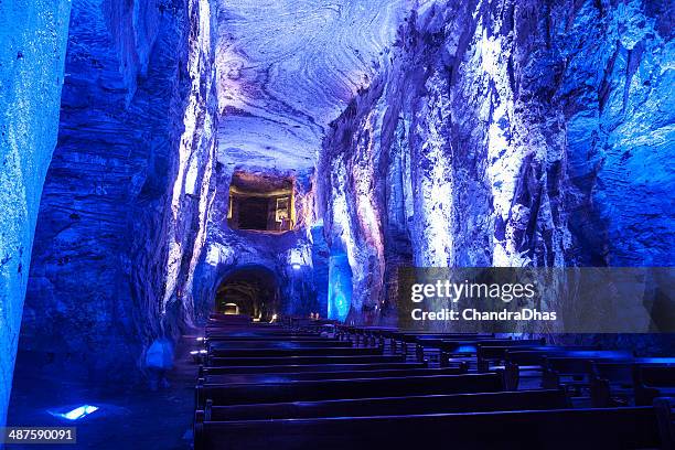 zipaquirá, colombia - the underground catedral de sal carved into the old halite mine - a major tourist attraction. - catedral de sal de zipaquirá stock pictures, royalty-free photos & images