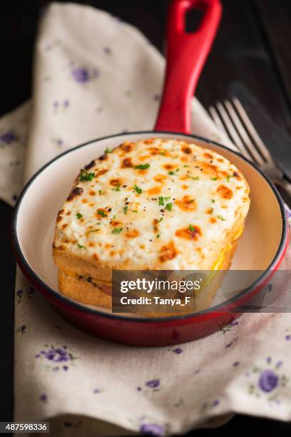 croque monsieur - croque monsieur stockfoto's en -beelden