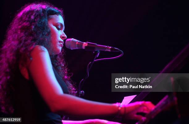 American musician Norah Jones plays piano onstage at the House of Blues, Chicago, Illinois, April 16, 2002.