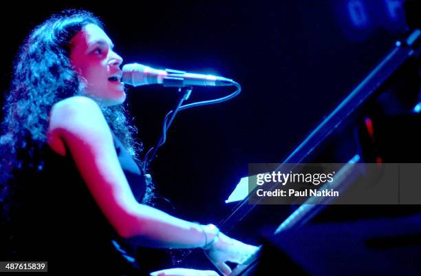 American musician Norah Jones plays piano onstage at the House of Blues, Chicago, Illinois, April 16, 2002.