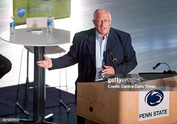 Russ Rode 14 Coach Russ Rose Stock Photos, High-Res Pictures, and Images - Getty ...