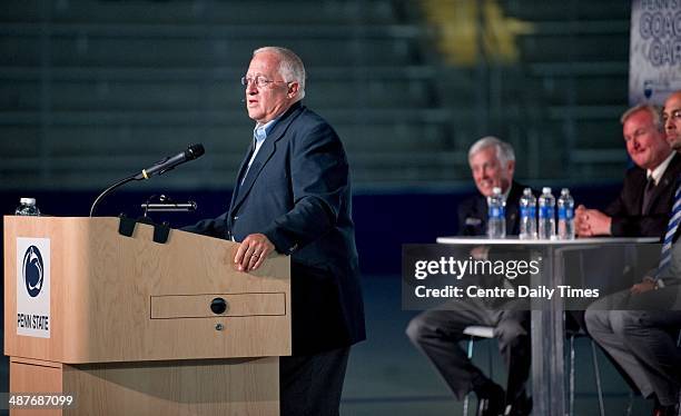 Russ Rode 14 Coach Russ Rose Stock Photos, High-Res Pictures, and Images - Getty ...