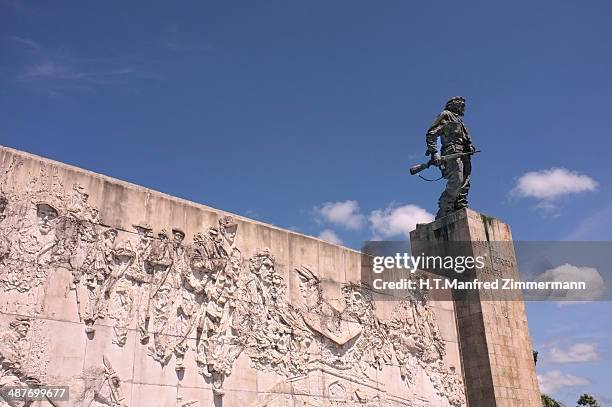 monument and mauseleum in honour of the national hero che guevara, santa clara, cuba - mausoleum stock-fotos und bilder