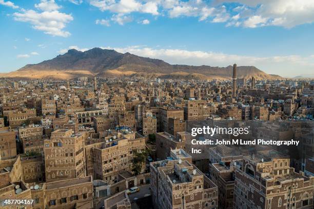 aerial view of saana cityscape, yemen - 薩那 個照片及圖片檔