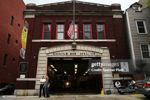 Engine 118 18 Ladder Company 118 Stock Photos, High-Res Pictures, and Images ...