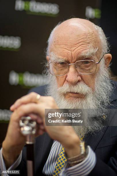 Magician Randi 232 James Randi Photos & High Res Pictures - Getty Images