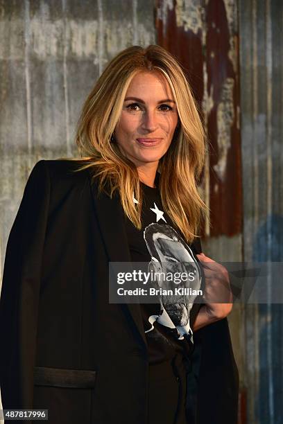 Julia Roberts attends the Givenchy show during Spring 2016 New York Fashion Week at Pier 26 on September 11, 2015 in New York City.