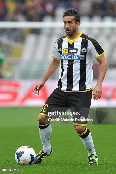 Giampiero Pinzi of Udinese Calcio in action during the Serie A match between Torino FC and Udinese Calcio at Stadio Olimpico di Torino on April 27,...