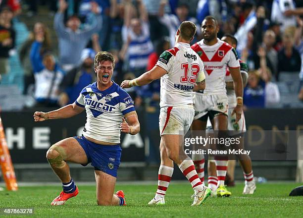 Shaun Lane of the Bulldogs celebrates his try during the NRL Elimination Final match between the Canterbury Bulldogs and the St George Illawarra...