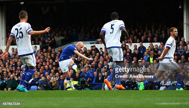 Steven Naismith of Everton scores his team's second goal during the Barclays Premier League match between Everton and Chelsea at Goodison Park on...