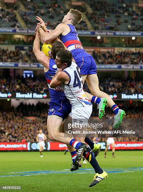 Lachie Hunter of the Bulldogs attempts a spectacular mark during the 2015 AFL Second Elimination Final match between the Western Bulldogs and the...