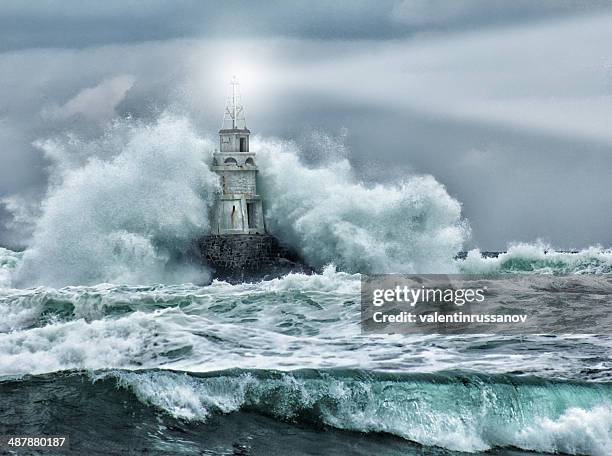 lighthouse and storm - storm bildbanksfoton och bilder
