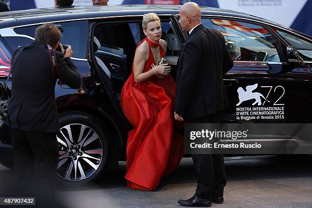 Elizabeth Roscio Elizabeth Ruscio Photos and Premium High Res Pictures - Getty Images