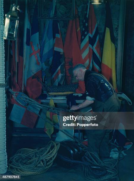 Flag Rope Splice 51 Splicing Rope Stock Photos, High-Res Pictures, and Images - Getty Images