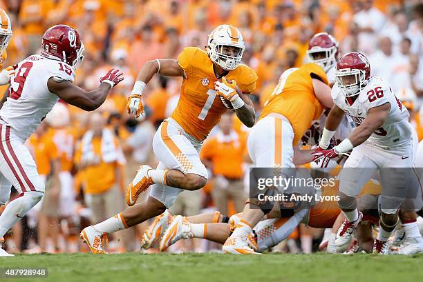 Jalen Hurd of the Tennessee Volunteers runs with the ball against the Oklahoma Sooners during the game at Neyland Stadium on September 12, 2015 in...