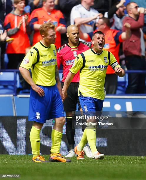 Despair Chris Burke, Darren Randolph and Paul Robinson as Lee Chung-Yong of Bolton Wanderers scores their first goal during the Sky Bet Championship...