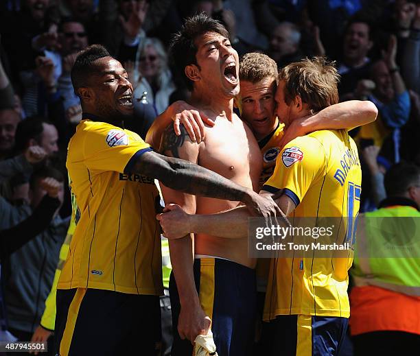 Leonardo Ulloa of Brighton & Hove Albion celebrates scoring the winning goal during the Sky Bet Championship match between Nottingham Forest and...