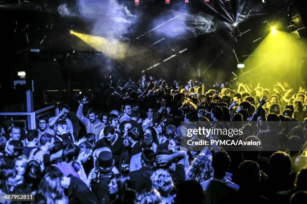 London O2 Crowds Dome Disco Photos and Premium High Res Pictures - Getty Images
