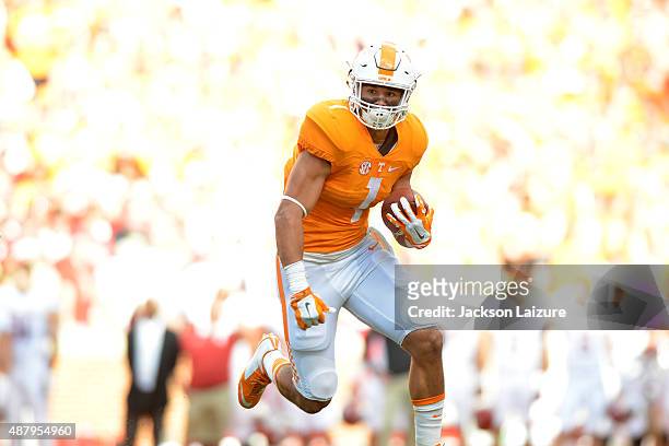 Running back Jalen Hurd of the Tennessee Volunteers runs for first half yardage during their game against the Oklahoma Sooners at Neyland Stadium on...