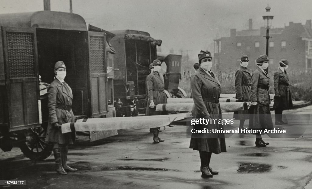 St. Louis Red Cross Motor Corps on duty during the American Influenza epidemic. 1918.
