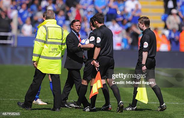 Doncaster manager Paul Dickov has words with the referee after the Sky Bet Championship match between Leicester City and Doncaster Rovers at The King...