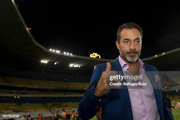 Gustavo Matosas coach of Atlas gives a thumb up during an 8th round match between Atlas and Dorados de Sinaloa as part of the Apertura 2015 Liga MX...